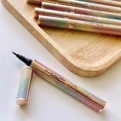 خط چشم ماژیکی مک پوکه اکلیلی